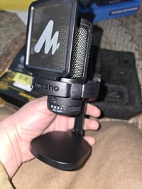 مايك موناو
