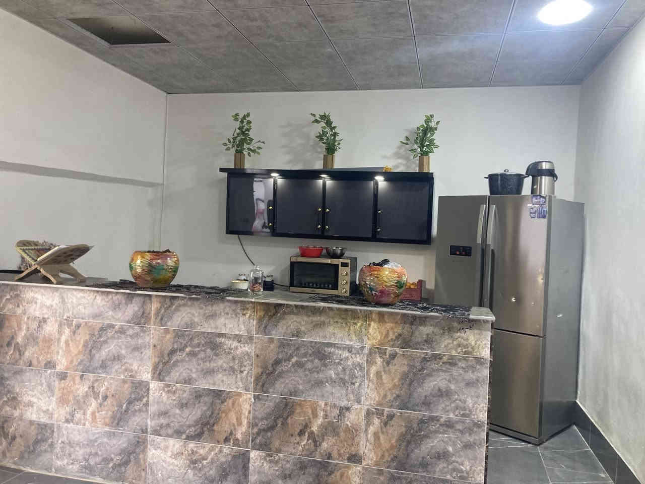 دار تجاوز  معروض للبيع مساحه 221 وجه 13 متر نزال 17 متر يحتوي صاله وغرف عدد 2  مساحة الغرف 4*4 مساحة الصاله8*4 
خلف شارع المعارض السايدين سعر 63،000،000 مليون بيع نقد 
ويرهم مراوس لاستفسار 
*********** او مراجعة مكتب الفرات ام سنتر دلاليه
