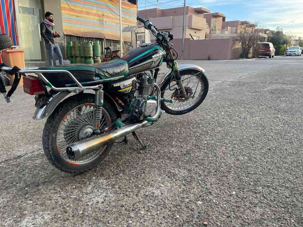 ماتور نامه بروعزم نار
محرك ٢٠٠

الماتور بدون منفيس مكفول من الحرام

٣٧٥ الف

مو شراي لا تخابر

***********
