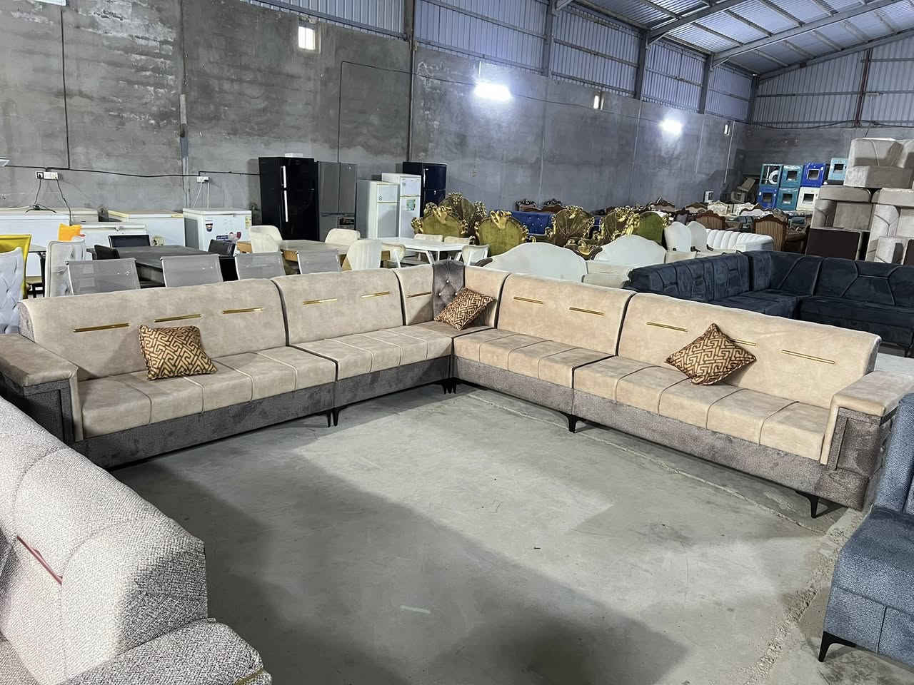 يالله السلام عليكم متابعينا 🙋🏿❤️‍🔥
وصلت بضاعه ديوان 5 قطع 11 مقعد تزكام بلوك اسود ضمان حقيقي 3 سنه رجلين حديدقوه متانه متوفره جميع الألوان والقياسات قماش خاولي طبله جنابيه وموجود بدون طبله جانبيه 5 تصاميم الوان جداً راح تعجبكم وباقيه الوان ما مصوره متوفر توصيل لجميع المحافضات 
عنوان المجمع الكامل 
#مجمع_ابو_اثير_للأثاث 
#باله_وجديد
#واسط_قضاء_النعمانيه.           
#مقابيل_الحي_الصناعي
#جملون_وليس_محل_مقابيل_الحي_الصناعي
#للأستفسار_على_الأرقام_التاليه
 📞 📞 📞
واتساب *********** 
***********
***********
رابط عنوان المجمع على الخريطه  https://maps.app.goo.gl/4hQ6WBSswftK2S8w6
