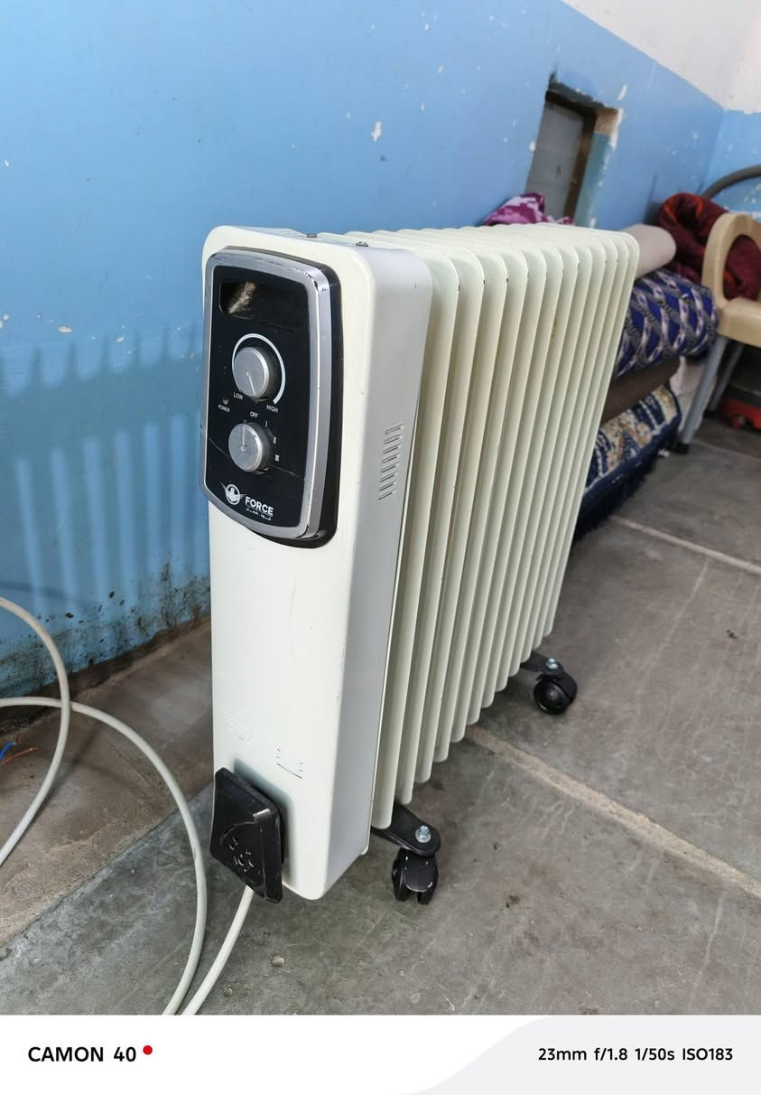 صوبة زيتية للبيع 13 ريشة السعر 75 ألف وبيها مجال العنوان قرب ساحة التمثيل خلف عمارة حسين القفطاني رقم الهاتف ***********
