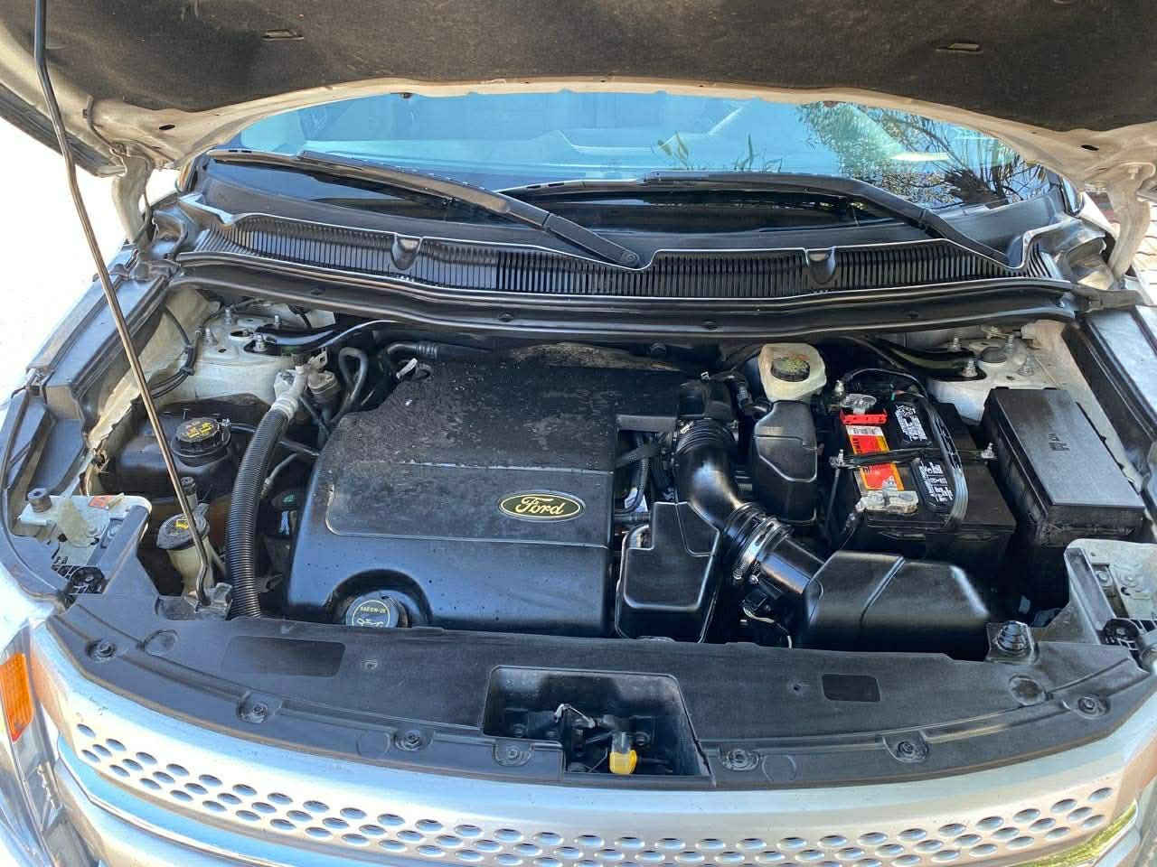 ‏Ford Explorer XLT 2014
فۆرد اکسپلۆرا مۆدێل 2014 ڕەنگی سپی /ڕەقەم سلێمانی
خەلیجی ناو بێجی سفری کۆمپانیای نیڤایە هیچ دەعمو لێدراوی نییەو تەنها یەک بستی سەر تایەی لای سایەق بۆیاخە لەوێنەکەدا دیارە،سەیارەکە تا ئێستا یەک دەست بووە و مەکینەی نەکراوەتەوە ڕەقەم سلێمانیە,١٣٤مایل ڕۆشتووە،تا ئێستا هەمو سێرڤزێکی لە شەریکە بۆکراوە، ماڵی دۆستەو سەیارەیەکی خاوێن و بێ مەسرەفە و هیچ مەسرەفێکی تیا نییە…

مەکینە : 6بستن - قەبارە :3.6
مواسفاتXLT ( 4WD ) 
‏,ABS , 290 horsepower
1-دەبڵ اکسل
٢- 7نەفەری 
٣_سلاید
٤_پانۆراما
٥_٣ ڕیز کوشن
٦-سوکان ڤۆلیۆم 
٧- 6مەقعەد تەبريد 
٨-جام ئۆتۆماتیک
٩-کوشین کارەبا 
١٠-کۆدی سەر دەرگا
١١-ناو بێجی
١٢_کامێرای دواوە
١٣_شاشەی گەورە
١٤_ئاوێنە هیتەر
١٥_چوار مۆدی لێخوڕین (ئاسای ، بەفر، لم ، ناو قوڕ و لیتە )
١٦_down hill assistance 
١٧_گێڕ ئۆتۆماتیک و گێڕ عادی
١٨_ ڕادار
١٩_تحدید سرعە
٢٠_ ٢سویچی لەگەڵە
٢١_ تا ٢٠٣١ سەنەوی تازایە . 

شوێن / سلێمانی ١٧٥ وەرەقەو کەمێک مەعامەلە
ڕەقەمی خاوەنەکەی ***********
واتس ئەپ *********** السليمانية, العراق
