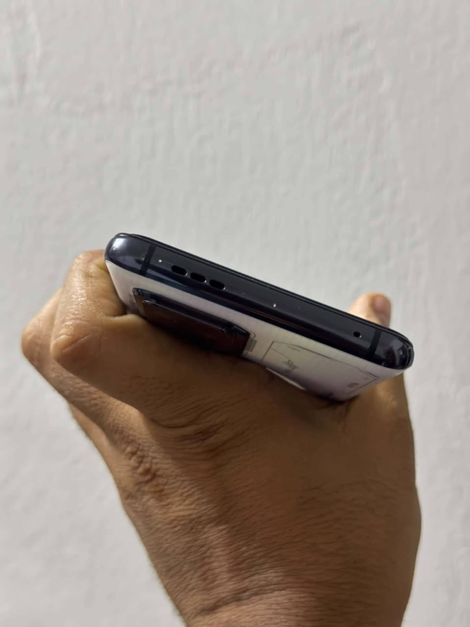 #مستخدم 😍 فقط جهاز بدون علبة
وحش الالعاب بلاك شارك 5 برو 

Black Shark 5 Pro | 256/12+6GB 🌊🦈

السعر 390 الف🔥

مواصفات 🔥🔥🔥🥵👇

• شاشة OLED, ١ مليار لون، بمعدل تحديث 144Hz لسلاسة التصفح و بجودة +HDR10 📱

• كاميرا ثلاثية فوق الممتازة حتى دقة 108 ميجابيكسل بفتحة عدسة f/1.8 📸

• المعالج الأسطوري Snapdragon 8 Gen 1 لأقوى تجربة أداء للألعاب 🐉🔥

• بطارية بسعة 4650 مللي امبير 🔋

• شاحن 120 واط  يشحن بشكل كامل في 15 دقيقة فقط ⚡

• أزرار جانبية منبثقة للألعاب — Physical pop-up gaming triggers 🎮

‎


**إذا كنت صاحب هذا الإعلان وتريد حذفه لأي سبب، رجاءا أرسل رسالة إلى الدعم الفني**
