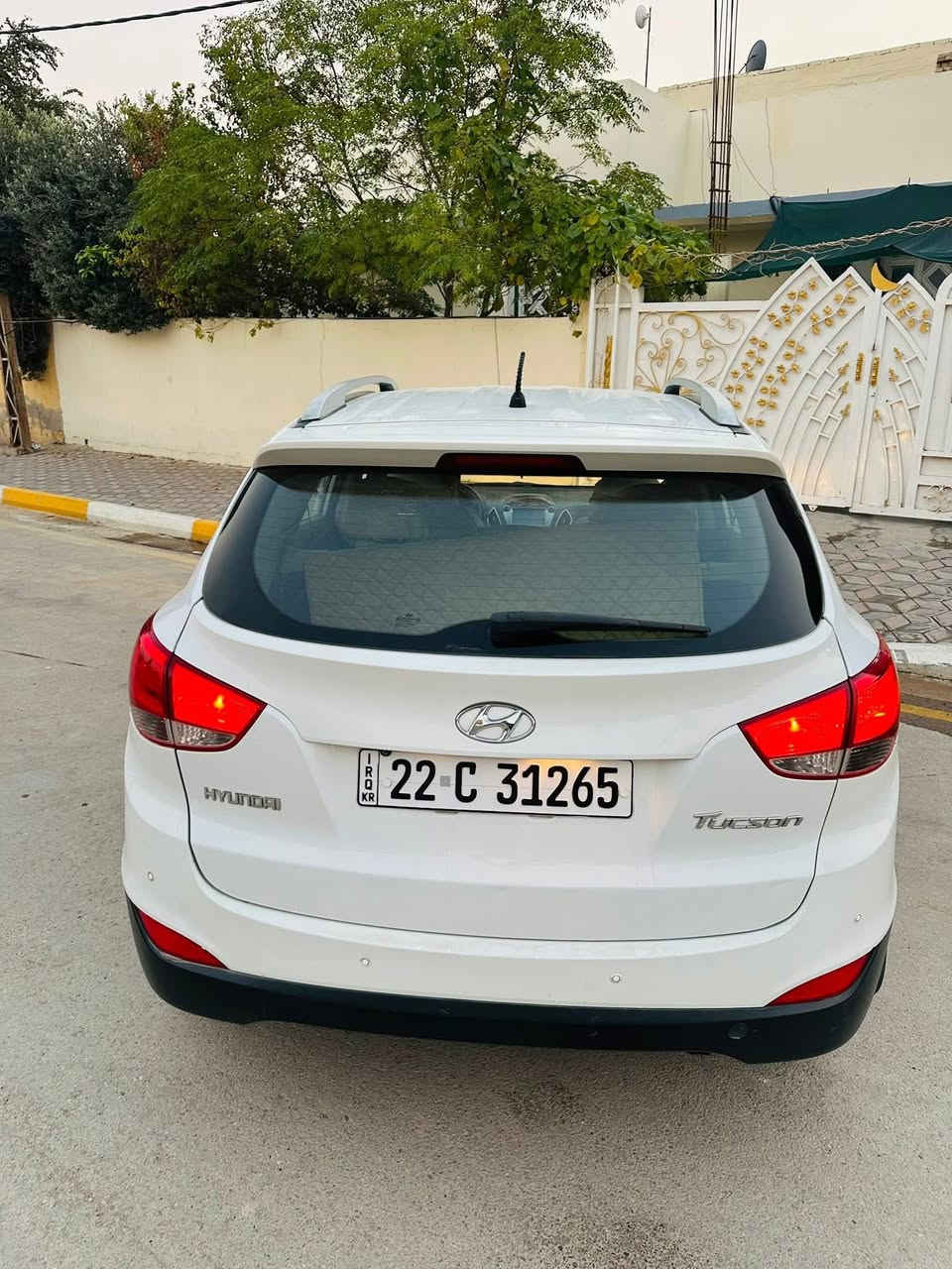 السلام عليكم للبيع توسان موديل 2013. ….  مكفوله  وجديده
السياره جديده ورقم اربيل الجديد تريد تحويل او وكاله ✅
محرك 2000 كير 6 نمر خليجيه✈️ ✈️
السعر ( 142 💰) وبيها مجال للشراي 
ويل فراشه + تخم تاير جديد 🛞
حساس خلفي + كامره خلفيه 
السياره جاهزه وجديده كلش
يده نيكل + اشاير مري 
مكان السياره واسط الزبيديه 
للستفسار اكثر الاتصال
سونار موجود بالصور 
***********  اتصال + وتساب
