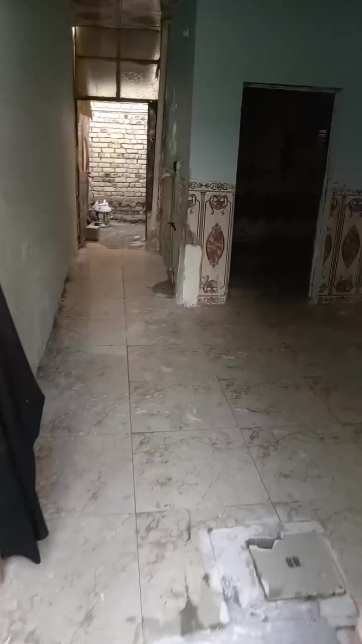 يا الله 
سلام عليكم بيت مساحة 100متر 
للايجار🔑🗝
تفاصيل البيت 
غرفة نوم +مطبخ +ستقبال +صاله كلش جبيره 7×5 صحيات مزدوجه 
بي مومر خلف البيت وبي ممر بل مطبخ مكان كيزر 
صاله صقف سندويج بس شغل وعزل درجه اوله باقي البيت عكاده 
العنوان الديوانية الجمعيه خلف طاقه مال حي العسكري قرب بيت العادلي بل فرع 
اليحب يتواصل على بيت خاص لو يتصل على رقم ***********
للايجار ب200الف فقط
