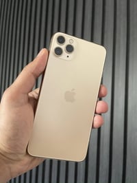 ايفون 11 برو ماكس ذاكره 256 بطاريه 78 بلادد يعني ماكو صرفيه شحن مبدل ش...