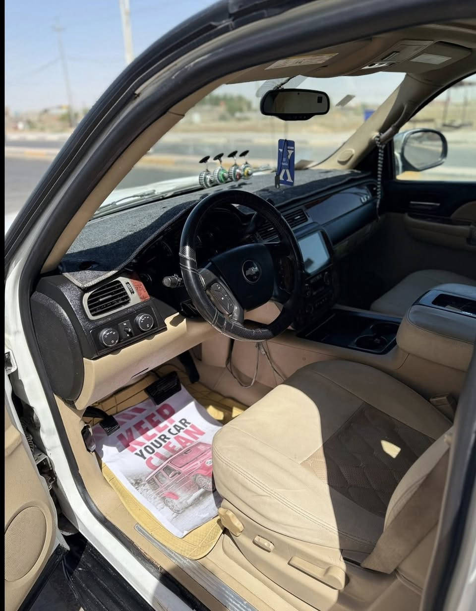 ( أعاده نشر بسبب الوعود الكاذبه ). 
رحمه ع امك و أبوك اقره التفاصيل عجبتك خابرني ما عجبتك كول الله يرزقك واعبر رحمه لوالديكم. 
بيع او مراوس تاهو بتره موديل ٢٠٠٩ وارد أمريكي فول مواصفات رقم جديد هزه جديده ل ٢٠٢٧ ب اسمي تحويل ثاني يوم كفاله من الكص و العيب الشرعي و الحقيه سياره داخله كلير صبغ عام ب امريكه وبيها حادث بجاملغ الخلفي بي كص بس ما عابر ع الحوض كير يشلع مكينه بيها ضعف بس شغاله فقط تنقيص فقط تنقيص وشي قليل. باقي السياره مثل ما واضح بصور سياره مال بيت ما تذب عليها ربع تخم تاير حداديه تبريد ويا طكه السويج لو تضل واكفه ٣ ساعات بيع او مراوس شعندك جارجر اوباما الانتره سوناتا كي فايف اي اي مراوس حسب القناعه حته لو أزيدك. مكاني بصره شط العرب الجزيره. رقم الهاتف ***********
