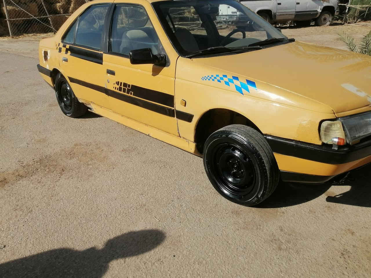 سلام عليكم اخوان بيجو GLX 405للبيع 2010 رقم نجف مكينه بيه بدايه رنكات دخان قليل جاهزه مال واحد عله باب الله ابيع راعي فقط ماعرف شكد عليه هيئه ولا غرامات سنويه صاقطه بل 19 السعر 15 ورقه وبيه مجال بصيط حك الجيه للستفسار اكثر الاتصال عله الرقم التالي ***********
