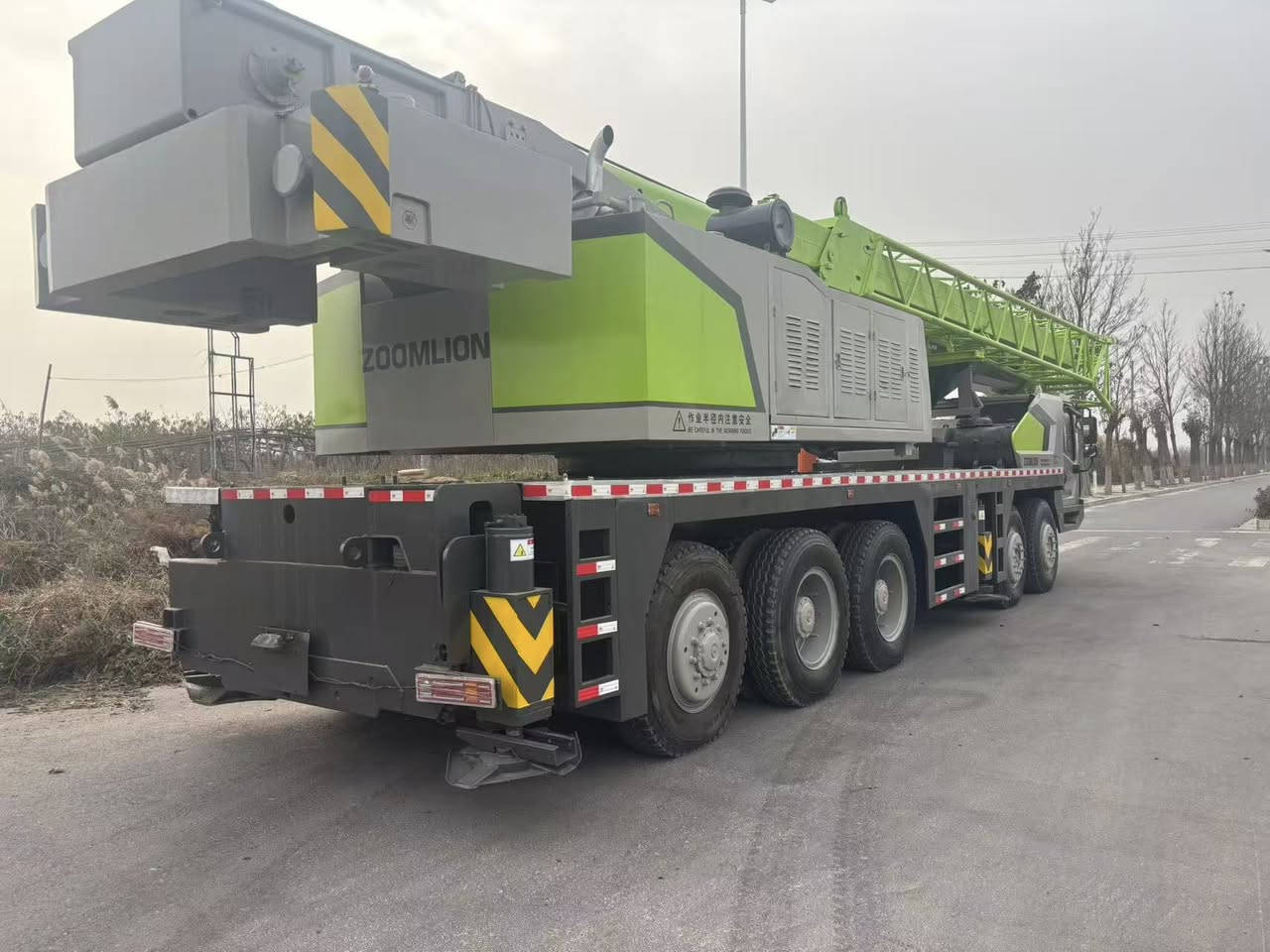 ZOOMLION 100V50, with a 50.4-meter main boom and two 18-meter auxiliary booms, has been fully maintained. If you are interested, please contact Whats App at +8613837279320


**إذا كنت صاحب هذا الإعلان وتريد حذفه لأي سبب، رجاءا أرسل رسالة إلى الدعم الفني**