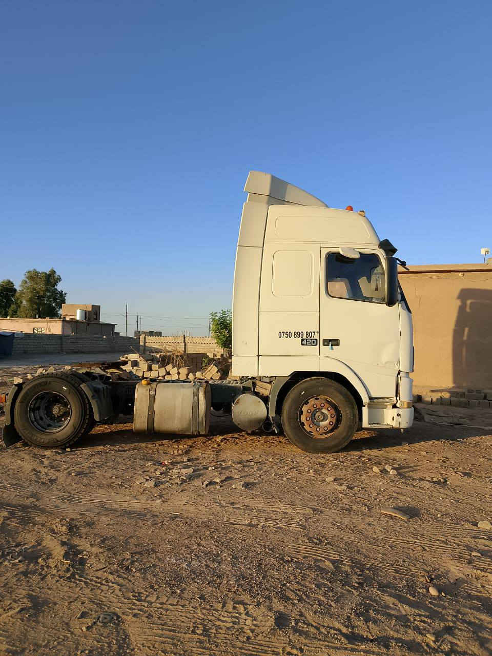 سلام عليكم فالفو البيع 2001
مكفوله كير محرك واكسل شاصي باج  مربوطه فلات السعر100وبيها مجال
***********مكان صلاح الدين
