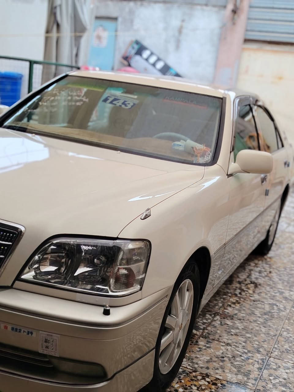 2002 كرستال أصل 
قرار 48 باسمي 
كفاله عامه 
شاصي 75 دي فور جبير 
3 تكم أربع كشنات كهربائي
ويل نجمه أبيض 
من الأخير سياره جديده ونضافه فول 
اليدور جديد 
سعر ١٧٣ بي مجال بسيط 
***********
