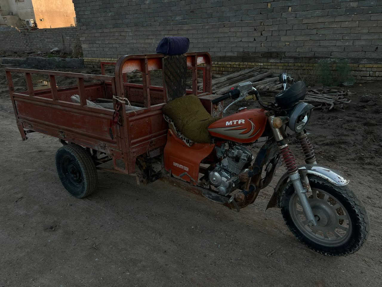 ام تي للبيع
اوارقها ضايعة مكينه نضيفه

السعر 700 وبيها مجال
مكاني بالمدينة
***********
