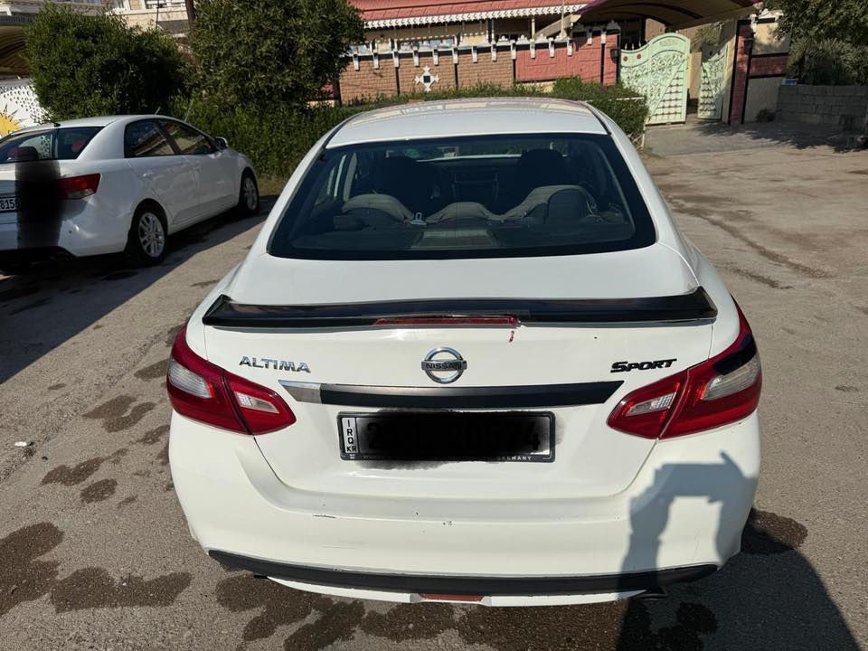 السلام عليكم
للبيع نيسان التيما( 2017)

ضرر موضح في الصور 

بدون ارباك 

رقم سليمانية 

ماشية ٦٨الف 

ديالئ شهربان 

 لتواصل ***********
