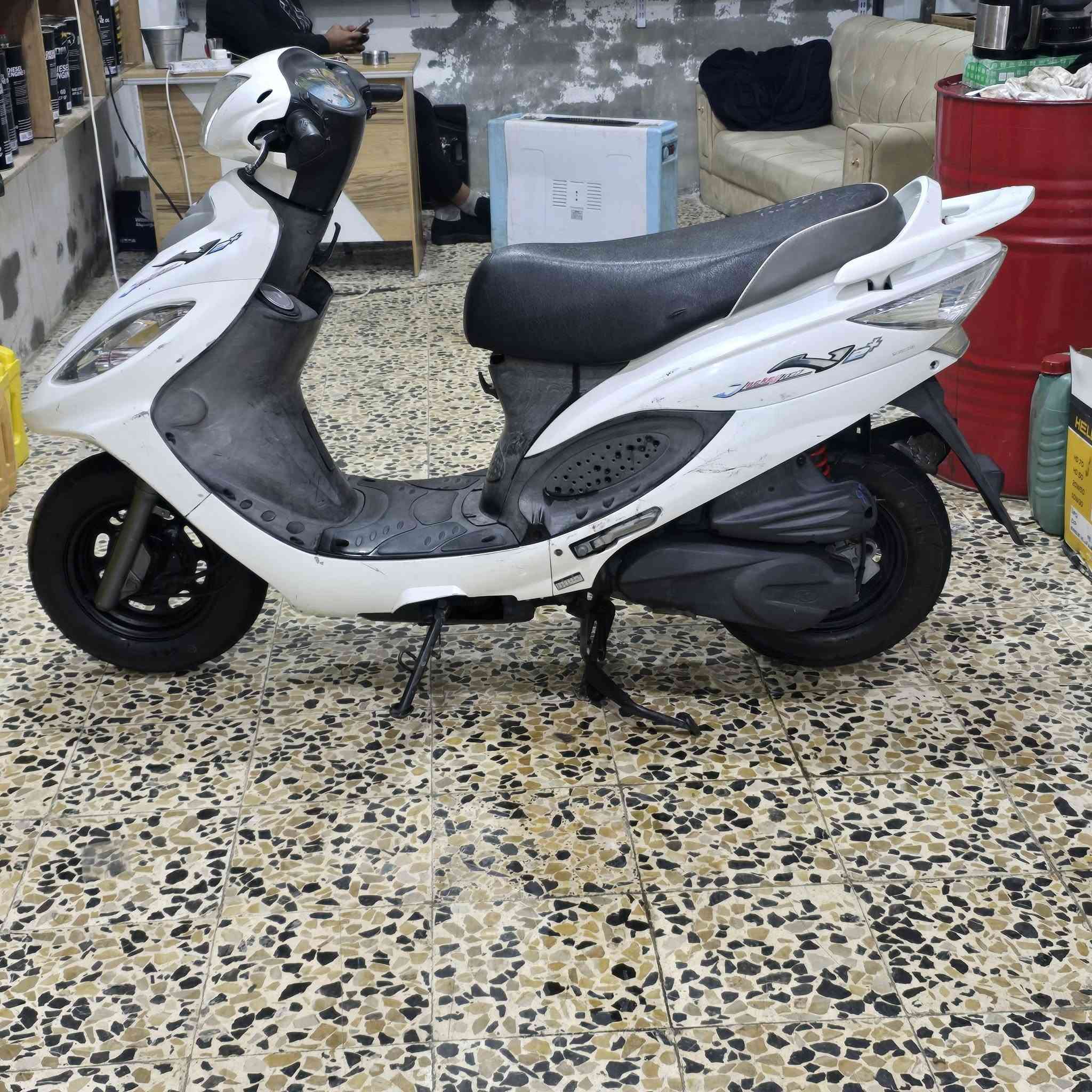 كامكو v2 مديل 2015 طلاعات بك لايت كرستال  رمبه.  كفاله عامه
ميسان المجر الكبير  ***********
