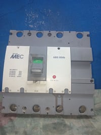 قاطع ٦٠٠السعر ١٥٠ بي مجال ٠٧٨٠٥٣١٨٨٢٢