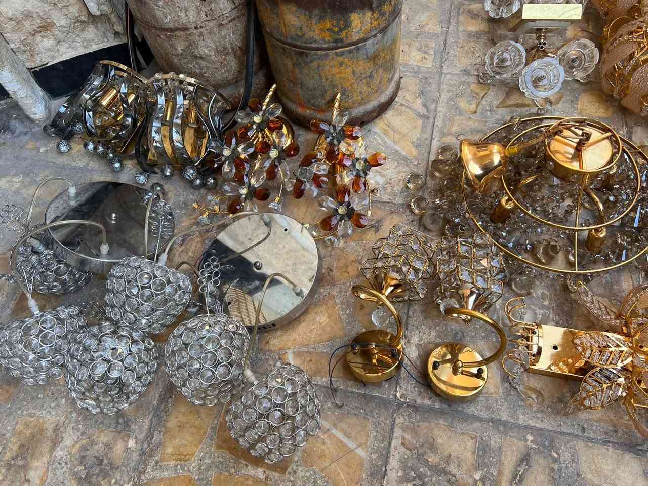 السلام عليكم عندي هاي الثريات نضيف كلش اريدهن ٢٠٠ بي مجال بسيط


**إذا كنت صاحب هذا الإعلان وتريد حذفه لأي سبب، رجاءا أرسل رسالة إلى الدعم الفني**