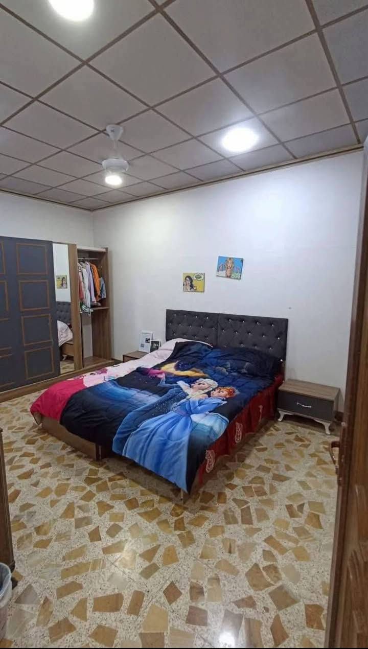 🏡 دار للبيع في القادسية الثانية – موقع مميز قرب مدرسة زهرة المدائن

فرصة سكنية رائعة لعائلة تبحث عن الراحة، المساحة، والبناء الحديث.

📐 المساحة: 150 متر مربع
📏 الواجهة: 7.5 متر

🔹 الطابق الأرضي:
✅ كراج سيارة
✅ غرفتا نوم
✅ هول استقبال واسع
✅ مطبخ حار وبارد
✅ صحيات منفصلة

🔹 الطابق الثاني:
✅ 3 غرف نوم
✅ غرفة ماستر (سويت)
✅ هول
✅ صحيات منفصلة

⭐ بناء حديث ومواصفات ممتازة
⭐ شرط التحويل وقرار التمليك متوفر
⭐ موقع هادئ وقريب من الخدمات والمدارس

📞 للاستفسار والحجز:
***********

📍 مكتب أحمد الحاج هاشم لتجارة العقارات

🔹 نستقبل جميع عروضاتكم العقارية (بيع – شراء – إيجار).
🔹 لدينا أراضٍ ودور وشقق ومحلات تجارية بمناطق مختلفة.
🔹 خدمات بناء وتنفيذ وإشراف هندسي بأيدي كوادر متخصصة.
🔹 معاملات الإفراز والتمليك والتحويل ومتابعة المعاملات العقارية.
🔹 تقييم العقارات وتقديم الاستشارات العقارية مجاناً.

✨ ثقتكم أساس نجاحنا، ونسعى دائماً لتوفير أفضل الفرص العقارية بأفضل الأسعار.
