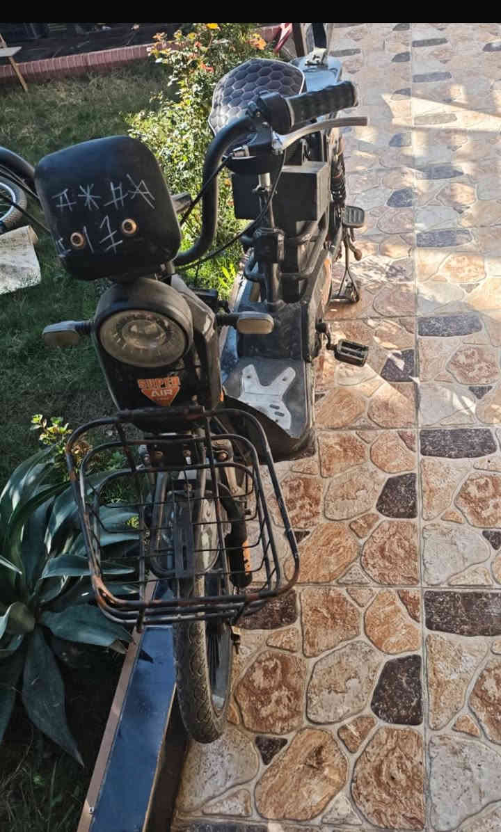 موطور شحن للبيع نقص بس شاشة واكفة وغيرهة مابي اي نقص مكان المقدادية حي المعلمين السعر ٢٠٠ //الرقم ***********
