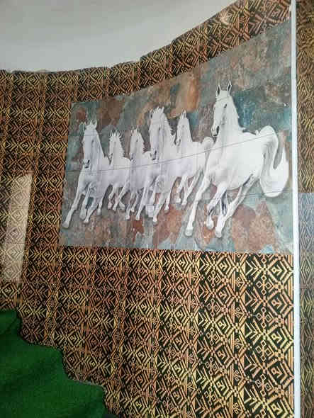 بيت زراعي 225متر بساحة النسيج خلف مطعم عدنان مباشرة بناء درجه اولى طابوك والسقف مسلح به غرفتين نوم وصاله كبيره واستقبال ومطبخ كبير وحديقه ومعامله كامله ومرقم نقص فقط الارضيه /***********
