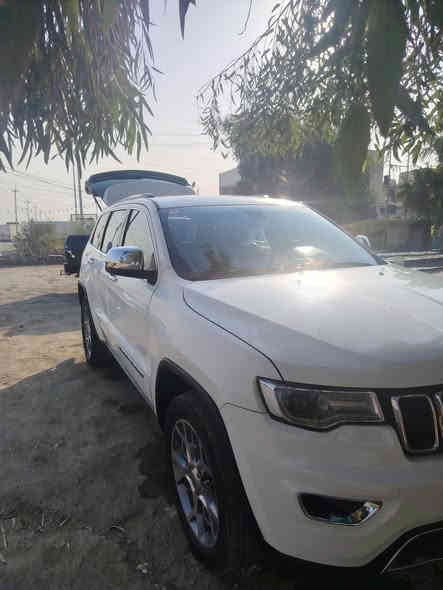 سلام عليكم ورحمة الله وبركاته
جيب لاريدو 2020 مكينه وكير مكفولات حدادة وتبريد مكفول السيارة ماشية 87 العنوان بغداد حي البتول قرب حي النصر مصبوغة حزام السيارة السعر 175 وبيها مجال
رقم الجوال ***********
