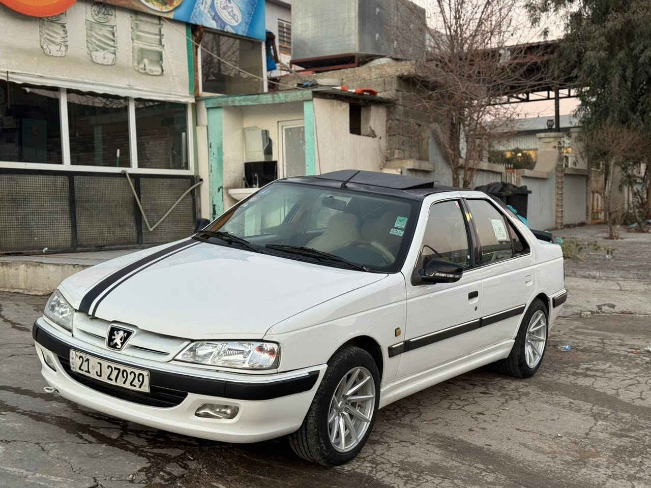 بیجۆ پارس 2017 
سەنەوی تا ٢٠٣٠تازەیە 
یەک پارچەی پیشەکەی  بۆیاخە 
ئیرباکی تیانیە 
تایەو ویلی شازە 
هیچ مەسرەفێکی تێدانیە 
زۆر پاک و خاوێن 
کامل جوانکاری بۆ کراوە 

سـعـر : لە کۆمێنت داوابکە ڕاستەوخۆ بۆت دێت 📥 

گێر و مەکیەنەی بەشەرت 
هیچ کێشەیەکی تێدا نییە 

ژمارەی خاوەنەکەی 
***********
