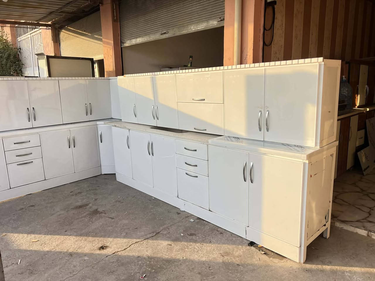 وينهم الوصوني على هيج الوان فصال مو مال سوك مواد تركي لون حلو ومميز نضيف جداا جداا اخو جديد 
كونتر مايحتاج وصف اخو جديد درجه اولى اولى للبيع #بأسعار #مناسبه للاتصال على الأرقام ***********او ***********او خاص محلات ابو امير #موصل_كوكجلي  
#طول الكونتر ٣ امتار
وطول السنك ٣ امتار وطول مكان الثلاجة متر واحد
