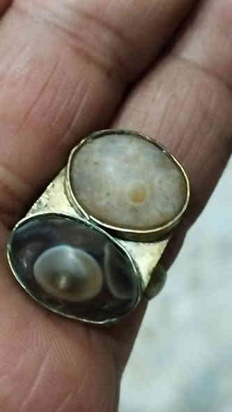 سليمانيات مزدوج قديمات ملاكطنه احبتي صايغهن عل خاتم خفيف مجرد للتثبيت //منكولان ومجربات /للمحبه والجذب وتسهيل لحامله عقد لسان اي شكال يبدل بغيره للاستفسار *********** عمارة
