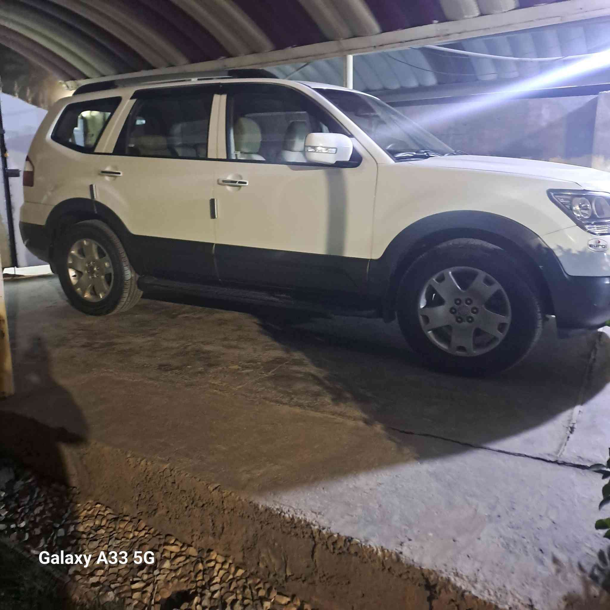 موهافي ٢٠١٣ بغداد ماشية ١٢٤ الف واحد على واحد فول مواصفات تبديل جاملغ الأيمن فقط واصلي اثر طخة بسيطة جدا وباسمي 
السعر ١٧٠ وبيه مجال الاتصال على *********** العنوان بغداد قرب سيطرة العبايجي
