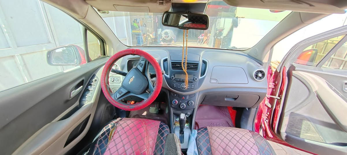 شوفرليت تراكس ضربة بنيد والجنطة السعر ٨٠ورقة
***********
