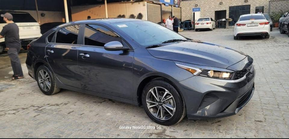 كيا فورتي    2024
حادثه فقط بنيد.  بيه كلير 
السياره كلش نضيفه 
مرقمه شهداء. كربلاء تدفع 200فقط تستلم لوحات 
مكان السياره كربلاء 
سعره 145وبيه مجال كلش قليل 
***********
