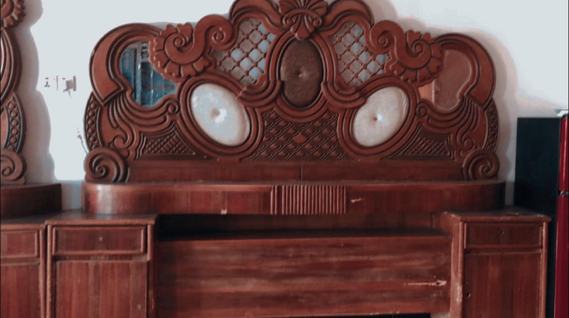 غرفه كلش حلوه  تريد بس صبغ  وبسعر كلش رخيص المكان الدوانيه.
0776 298 1024
