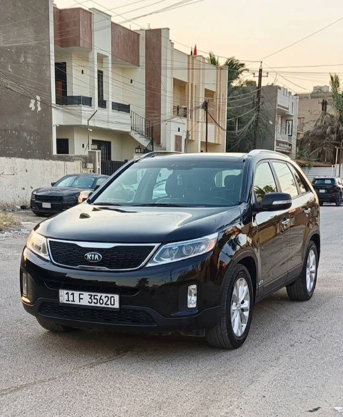 السلام عليكم
كيا سورنتو فول 1/1 اعله فئه وارد امريكي موديل 14 رقم بغداد الانكليزي بسمي حادث بنيد فقط بدو دواخل  مواصفات السياره
بصمه ابواب وتشغيل 
سبعه راكب
بانوراما
سته سلندر
كشنات تدفئه تبريد +فول كهرباء 
رادار جانبي  نقطه عمياء
مودات قياده
مري شفط
فور ويل 4×4
وبعد بيهه مواصفات هواي السعر (146) مكان السياره بغداد المشتل لستفسار الاتصال 
‏‪***********‬‏

