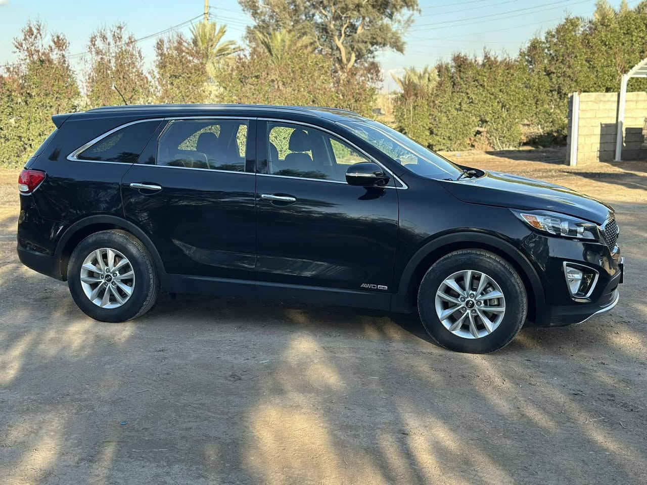 السلام عليكم للبيع سورنتو وارد امريكي  2018مكينه 6 سلندر لون اسود سبعه راكب حادث بنيد تعديل فقط بدون صبغ وباقي سياره كفاله عامه من صبغ وتعديل ماشيه ٧٠ الف ميل سياره فور ويل السعر ١٩٠ وبيها مجال المكان بغداد الطريق السريع دولي يم جسر السادس للاستفسار اتصل
***********
