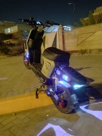 ار 8 • بطاريات جديدة • نضيفه