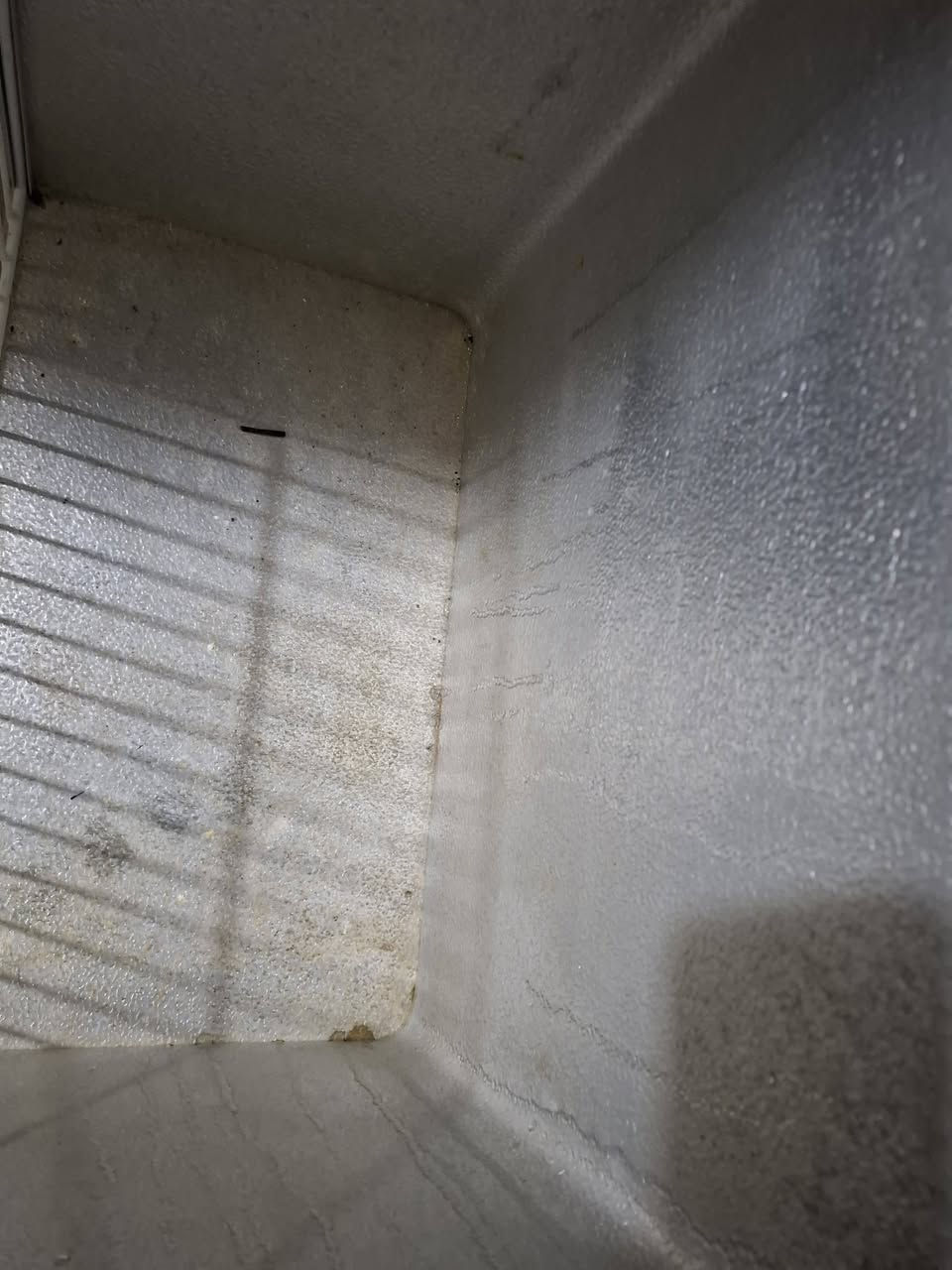 سلام عليكم مجمده للبيع شرط التجميد
النجف الاشرف حي رحمه شارع 20 
السعر ب 125الف قابل التفاوظ
مكلف انتصال ***********
