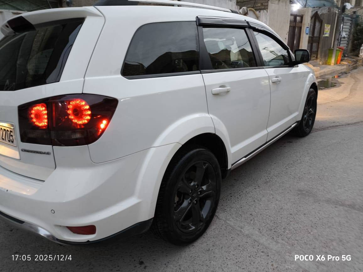 دوج جورني 2020
كروس رد اعلى فئة (فول مواصفات)
محرك 2400، ماشية 72 
حادثها جاملغ ايسر وبنيد

السيارة قبل فتر  سويتلها كازكيت، والسبب طك عندي تقسيم التدفئة البلاستك

نواقصها بسيطة، 

السعر: 142 وبيها مجال

***********
