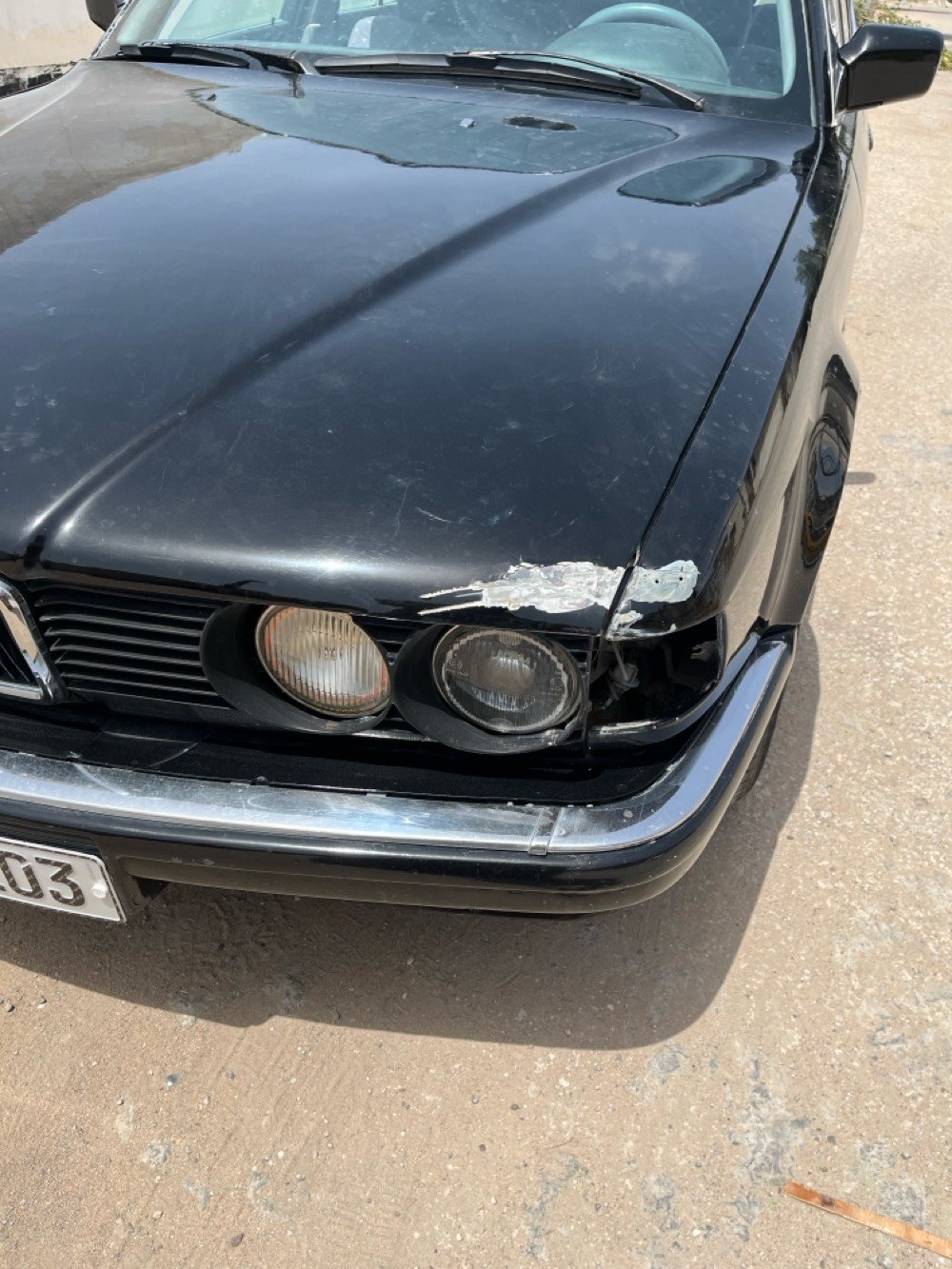 بي ام موديل ١991 سيارة باسمي سنوية لل٢٩ رقم دولي بيها نقوصات قليلة ٣٣ وبيها مجال الاستفسار على الرقم***********.