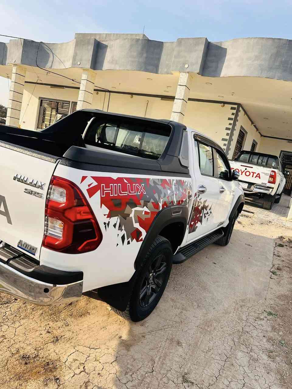 السلام عليكم
للبيع هايلوكس TRD

موديل 2022

شركه ساس 

رقم سليمانيه 

السياره كفاله عامه 

ماشيه120 KM

مواصفات 

فورويل 6 سلندر

اشاير بالمري وشفط 

تحكمات ستيرن 

شاحن وايرلس

قطعتين تبريد 

 معروفه مواصفات ساس تجي فول 

للاستفسار***********

العنوان  بغداد اليوسفية ناحية الرشيد
