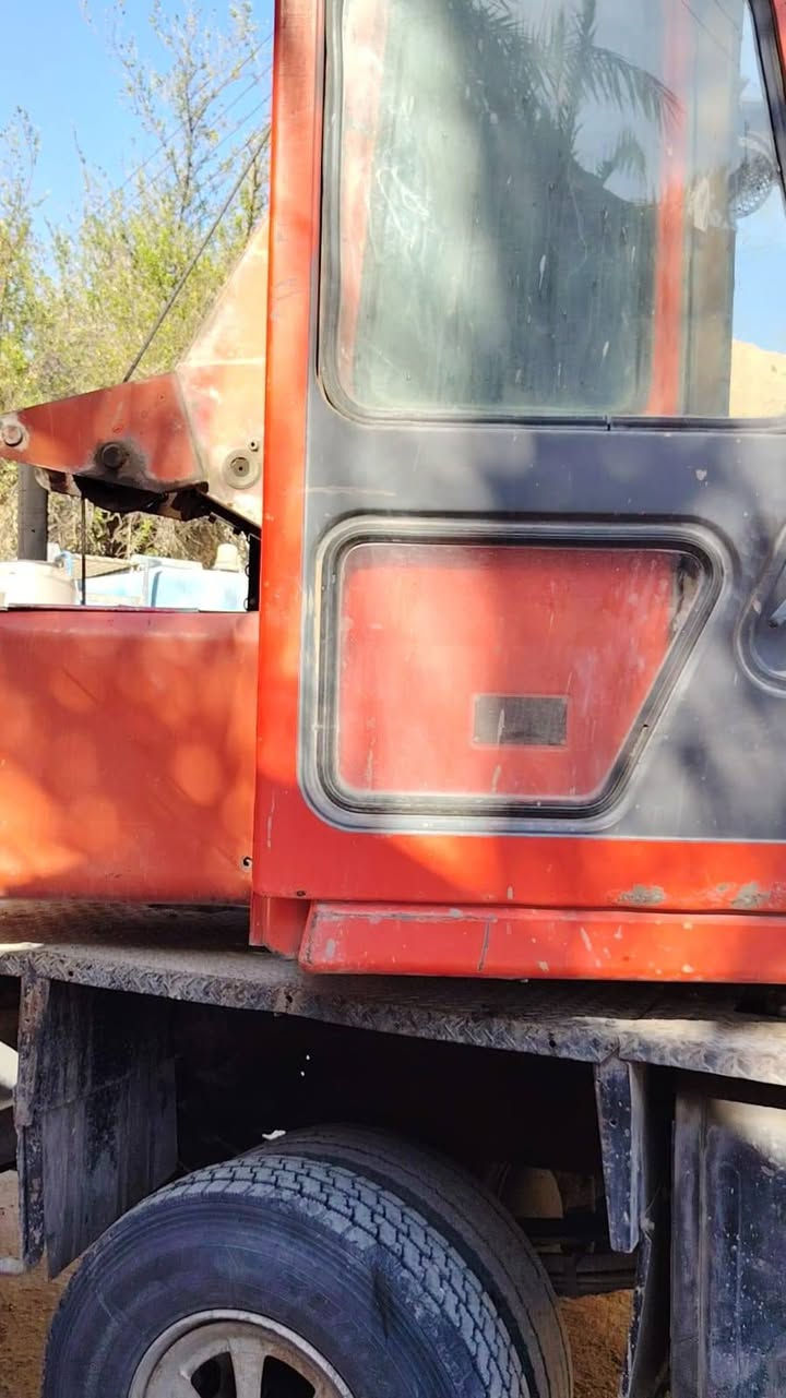 اللهم صل على محمد وال محمد
كرين 7 طن فوصه مربع 3 اسلايت جهازهه تدانو كلش حلو 
مكينه 60 لا تبغير ولا تنقيص 
أي استفسار اتصال عله هاذ الرقم 
(***********)
(***********)
