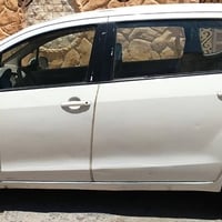 استيشن صالون • ٧ راكب • بابين مصدومين