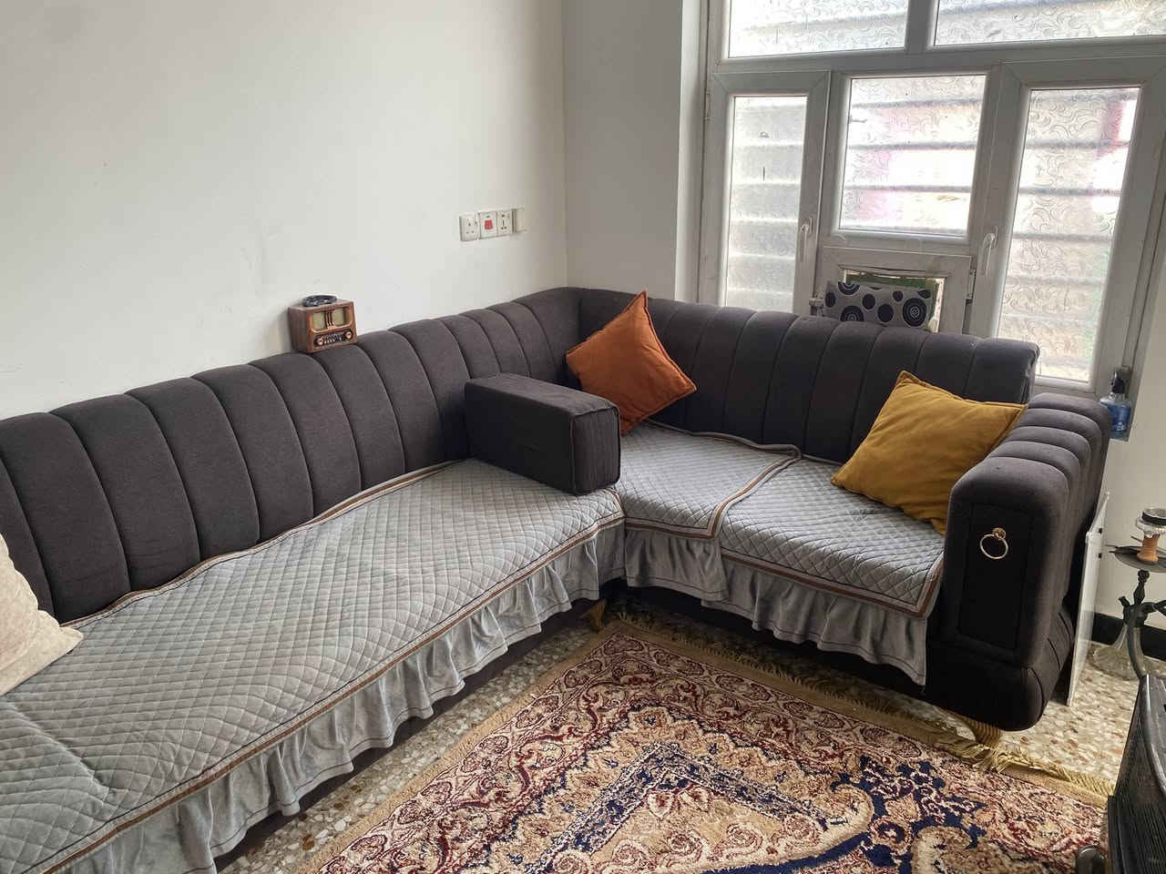 سلام عليكم اثاث للبيع
***********
