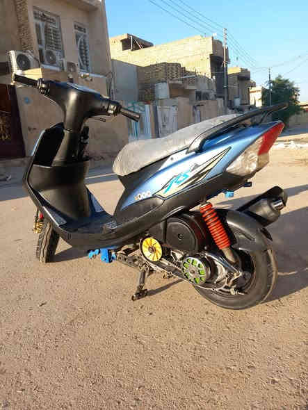 السلام عليكم دراجه ماكس عدله للبيع دراجه نضيفه  دبلات امامي خلفي شغاله كهربائيات كامله وبيها قطع تزويد التزيد البيها
كلجات رياضي koso
قايش جلاتين RGS
خرز 8غرام 
كزوز fm
قطره رياضي ورده 
صدر رياضي 
لايت زنون ابيض 
بوش وبستم 55
سلف 55رياضي
للاستفسار رقمي *********** متوفر واتساب السعر 700وبيها مجال حك الجيه
