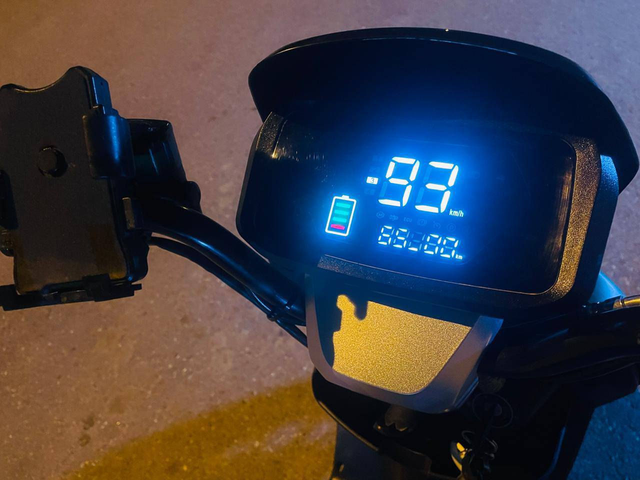 دراجه شحن للبيع RAYAN  R900  سرعه 90  / 3 نمر
5 بطاريات شحن يكفي 35 كيلو حقيقي السعر 600الف وبيه مجال مكاني بغداد الشعله قرب مجمع صحه وعافيه ***********
