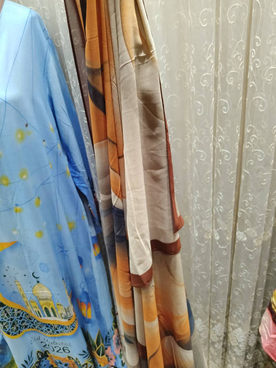 ملابس نسائيه للبيع توصيل مجانا لداخل بسمايه حجز واتساب ***********
