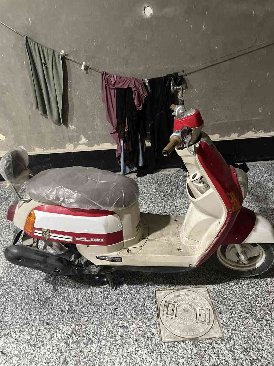 سلام عليكم بوليسي لون حمر دواخل كريمي داجه مامفتوحه مكنه مهموله يرادلها ترتيب كلشي شغال بيها بس ماعده سلف رادله باتري تشتغل هندر داجه لا تبخير لا شي نضيفه وصلها موجود ماخذها مليون١٣٠ داجه نضيفه كفرات بلديه مختمه  دك هندر وينماتريد روح فحص. لبيع سعر ٩٠٠ نهيتها او مراوس بعدله حسب لقناعه مكاني بصره ياسين خريبط /***********
