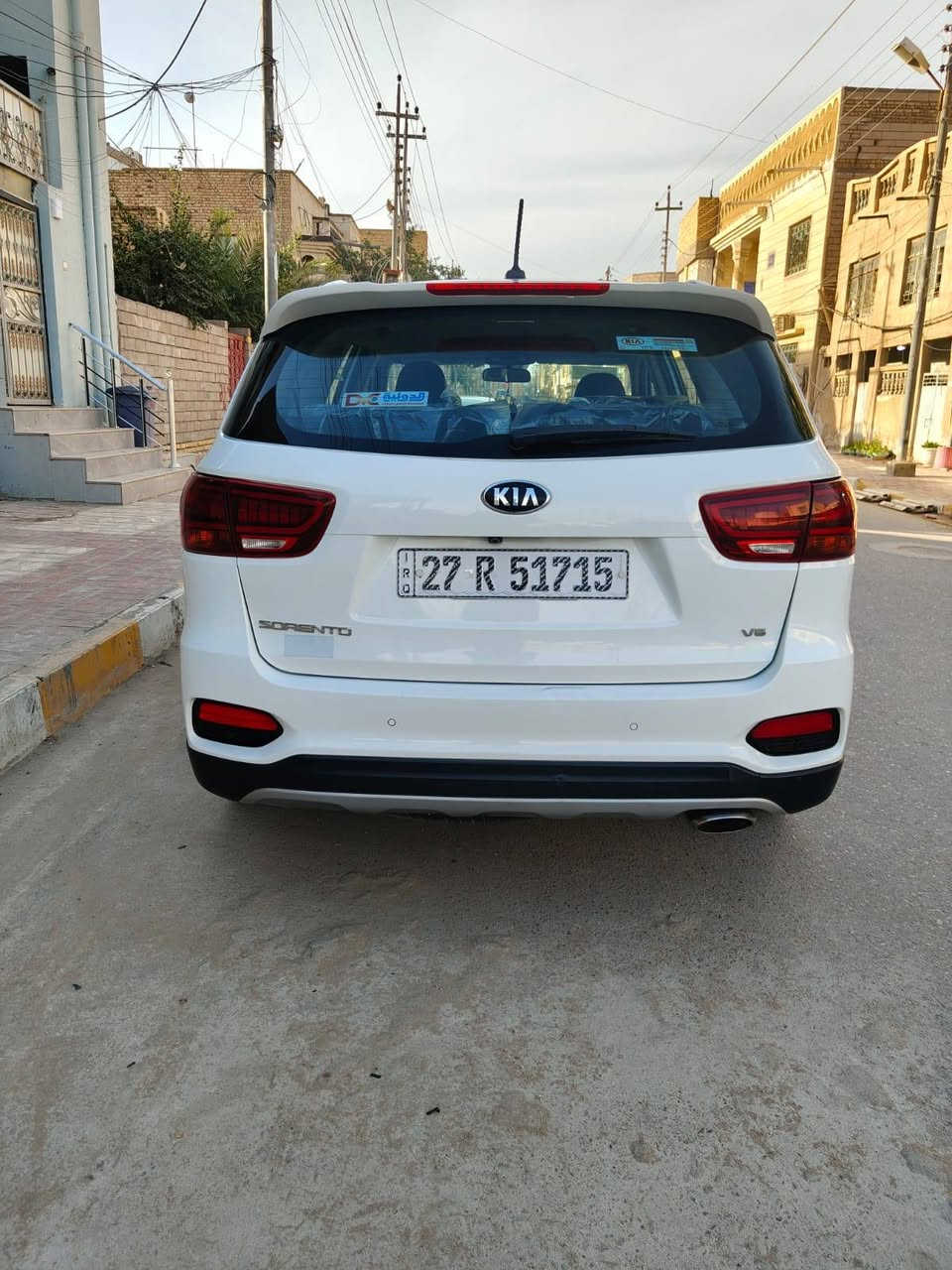 السلام عليكم​🚗 كيا سورنتو 2020 - للبيع (بحالة الوكالة) 🚗
المواصفات العامة:

​الموديل: 2020.

​الحالة: فول مواصفات، كفالة عامة (صبغ ولغد وشاصي).

​المسافة المقطوعة: 65,000 كم فقط.

​السعة: 7 راكب (عائلية بامتياز).

​المميزات الإضافية:

سياره تحتوي  ع 5 كامرات 
​التحكم: سايد بريك (بصمة/دكمة).

​التبريد: نظام تبريد متطور (3 قطع) لراحة جميع الركاب.

​التقنيات: جنطة ذكية (صندوق كهربائي).

​الخصوصية: بردات خلفية بلادية.

​اللوحات: رقم ذي قار (ألماني/نكليزي) والتحويل مباشر (باسم صاحب السيارة).

​السعر والتواصل:

​💰 السعر: 28,000$ (280 ورقة).

​📍 الموقع: الناصرية - سوق الشيوخ.

​📞 للتواصل والاستفسار: ***********
