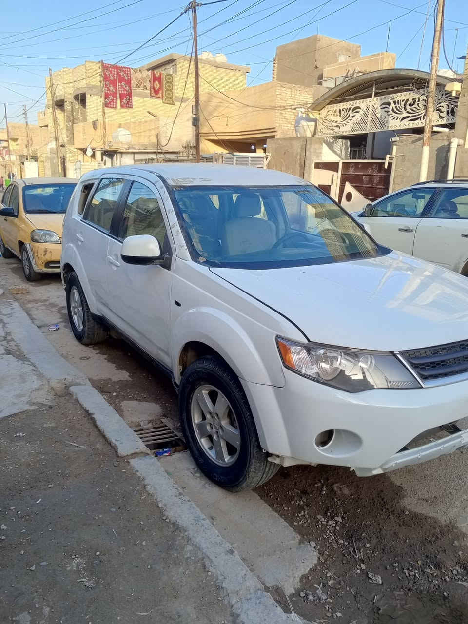 السلام عليكم سياره مسي بوشي 2008 رقم بغداد تحويل مباشر سياره هستوها طالعه من التعمير وبيها نواقص شغلات بسيطه مكينه كير صدر كله بالجيس الاستفسار على رقم الهاتف ممتواجد ع الفيس  ***********
