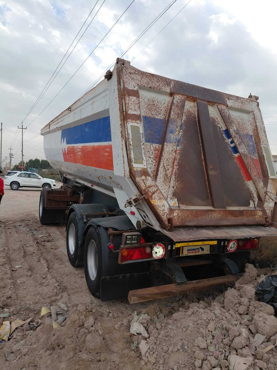 لبيع مقطوره ايطالي مكفوله كفاله عامه ذرعه28طول سبعه ونص  تريده تريله رجليه وبيمه موجودسبرنك امامي جوبلس خلفي***********
