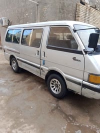 كيا بيستا • ١٩٩٣ • الدورة