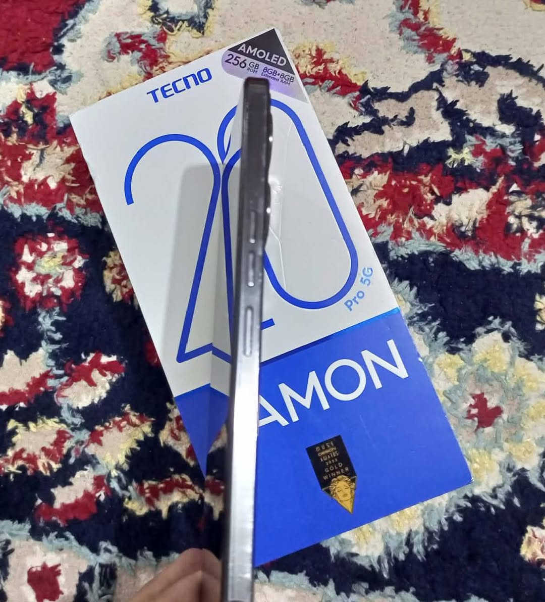 جهاز TECNO CAMON 20 Pro 5G
معالج يقدم أداء ممتاز: الهاتف يأتي مزود بمعالج Mediatek Dimensity 8050 ثماني النواة بتردد 3.0 و 2.6 و 2.0 جيجاهرتز وبدقة تصنيع 6 نانومتر، يقدم أداء ممتاز جدا ويعتبر من أقوى المعالجات 

شاشة امولد كبيرة: الهاتف يأتي بشاشة كبيرة الحجم مقاس 6.67 بوصة، الشاشة تغطي معظم مساحة واجهة الهاتف، ما عدا ثقب صغير للكاميرا الأمامية في أعلى وسط الشاشة

دعم 120 هرتز: الهاتف يدعم معدل تحديث الشاشة 120 هرتز 

كاميرا خلفية جيدة: الهاتف يأتي مزود بثلاث كاميرات بدقة 64 و 2 و 2 ميجابكسل، الكاميرات تقدم أداء في التصوير يعتبر جيد، مع دعم إمكانيات محترمة مثل تقنية التثبيت البصري OIS وتصوير الفيديو بدقة 4K

كاميرا أمامية بدقة 32 ميجابكسل: الهاتف يأتي بكاميرا أمامية بدقة 32 ميجابكسل تدعم تصوير الفيديو بدقة 1080P وفلاش LED ثنائي

بطارية كبيرة: الهاتف يأتي بسعة بطارية كبيرة (5000 مللي أمبير)

شحن سريع جيد: هاتف تكنو كامون 20 برو 5G يدعم الشحن السريع للبطارية بقوة 33 واط

دعم شبكات 5G: الهاتف يدعم شبكات اتصالات الجيل الخامس 5G

بصمة في الشاشة: الهاتف يأتي مزود بمستشعر بصمة الأصابع مدمج في الشاشة

الجهاز 90 فريم ببجي كدامك موضح بل كيم تيربو مال الجهاز مو برنامج 

الجهاز مكفول من كلشي مابيه اي شي ماداخل تصليح وياه شاحنته والكارتونه بس
 
وهديه تريد ماتريده براحتك الي هيه ايربود 2 ويه ساعه 7 سير 

السعر ثابت ماينزل 250 قفل
 مكاني كوت مركز مدينه


**إذا كنت صاحب هذا الإعلان وتريد حذفه لأي سبب، رجاءا أرسل رسالة إلى الدعم الفني**